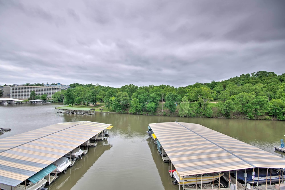 2 Mi to Margaritaville Resort: Lake-view Retreat! view 4