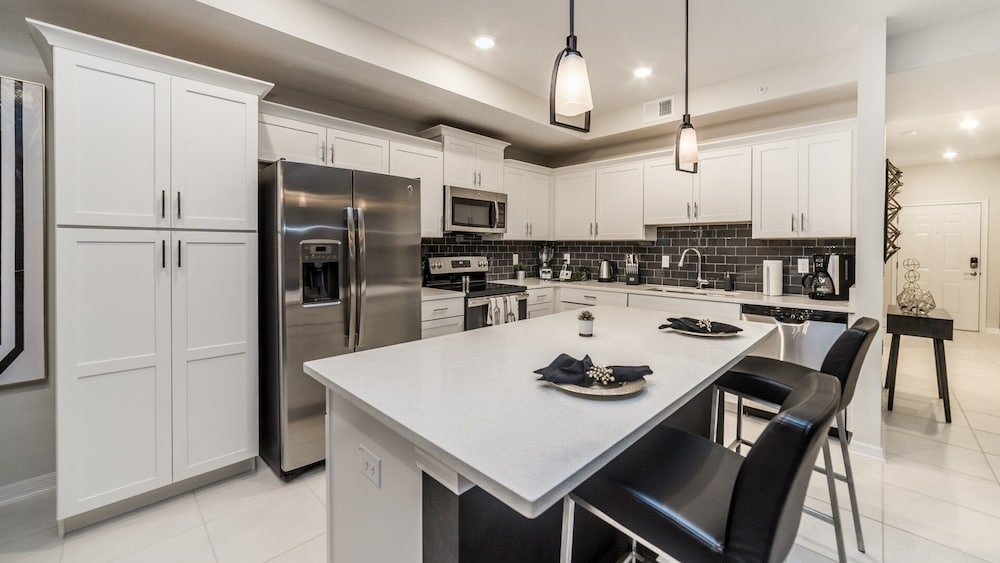 Storey Lake Resort 2 Bedroom Condo w Balcony and Amenities 2 Condo