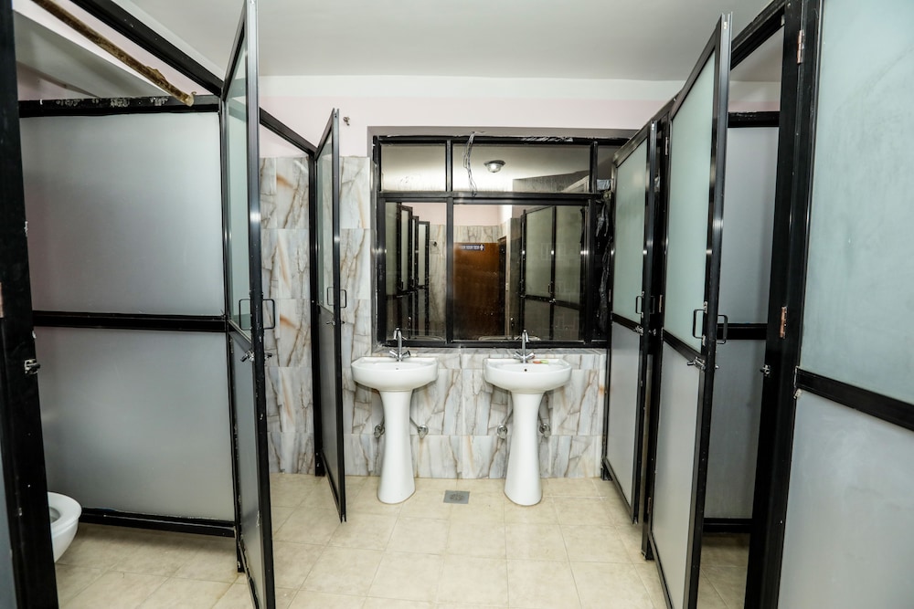 Famous House Kathmandu - Hostel