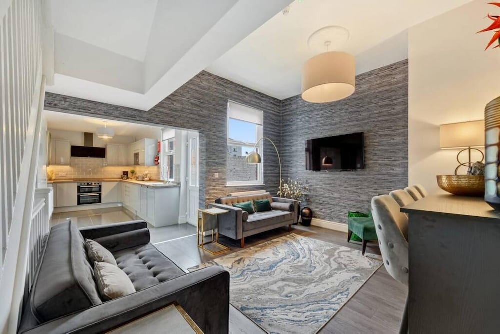 Host Apartments The Kensington Townhouse