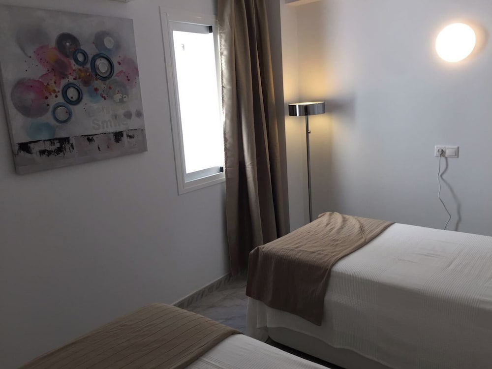 Seaside Bliss 2 Bedroom Condo in Fuengirola