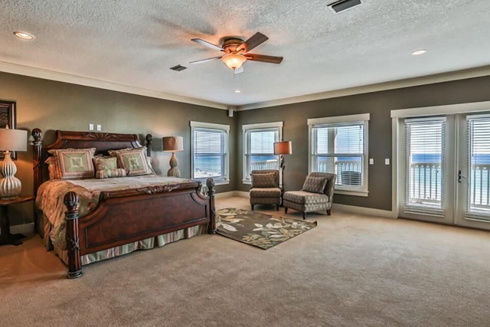 Seaclusion 9 Bedroom Holiday Home by Five Star Properties