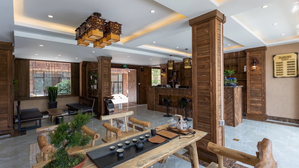 Floral Hotel Xijiang Banshan Yunfu view 2