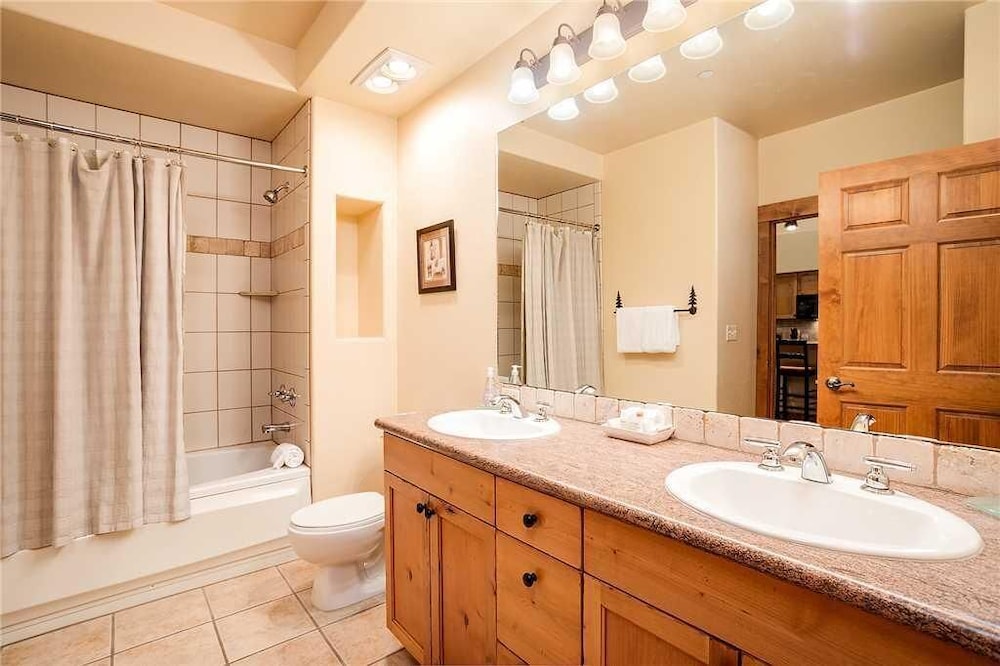Tl2312 Lovely top Floor Home With Beautiful Views - Winter Specials!
