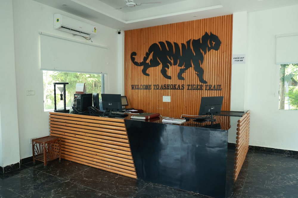 Lobby & Reception