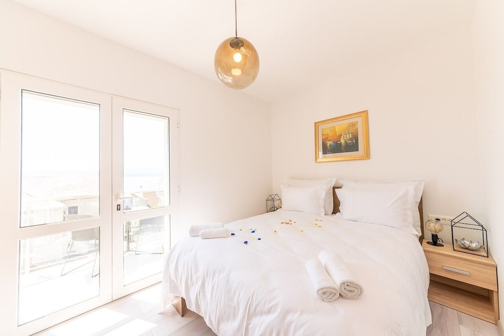 Renci - Great Location & sea View - A1 view 3