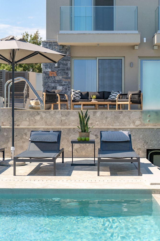 Skyfall Villas - With 12 Bedrooms