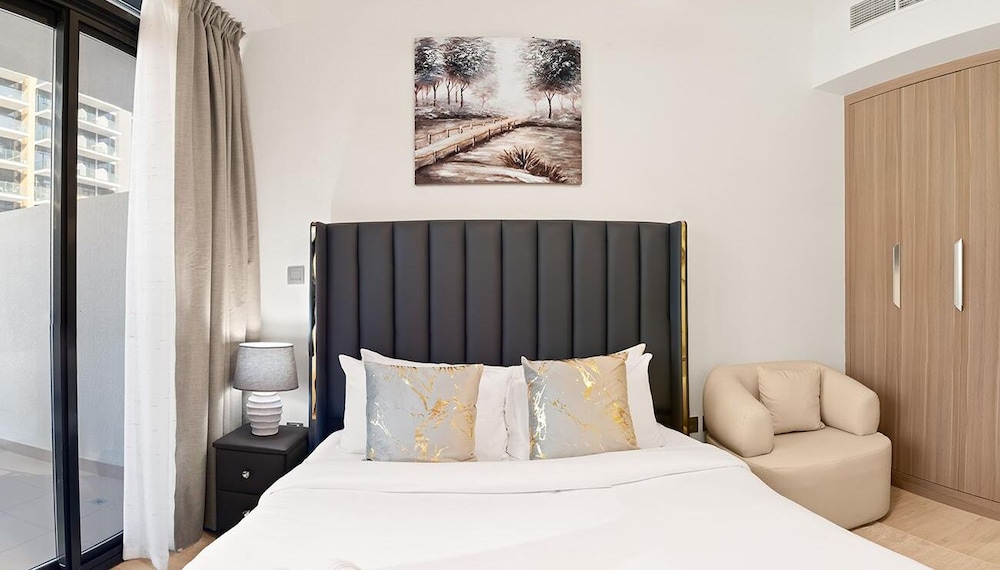 Azizi Riviera Studio with Chic Furnishing