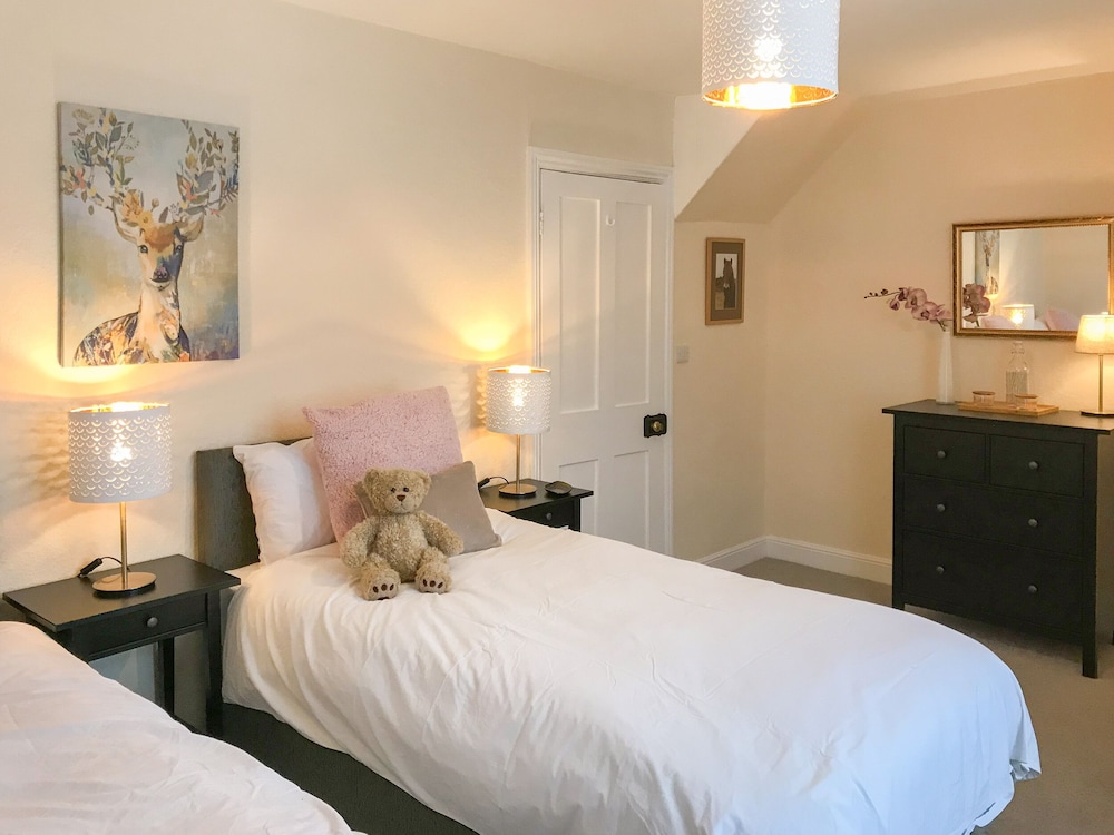 3 Lowerbourne Terrace