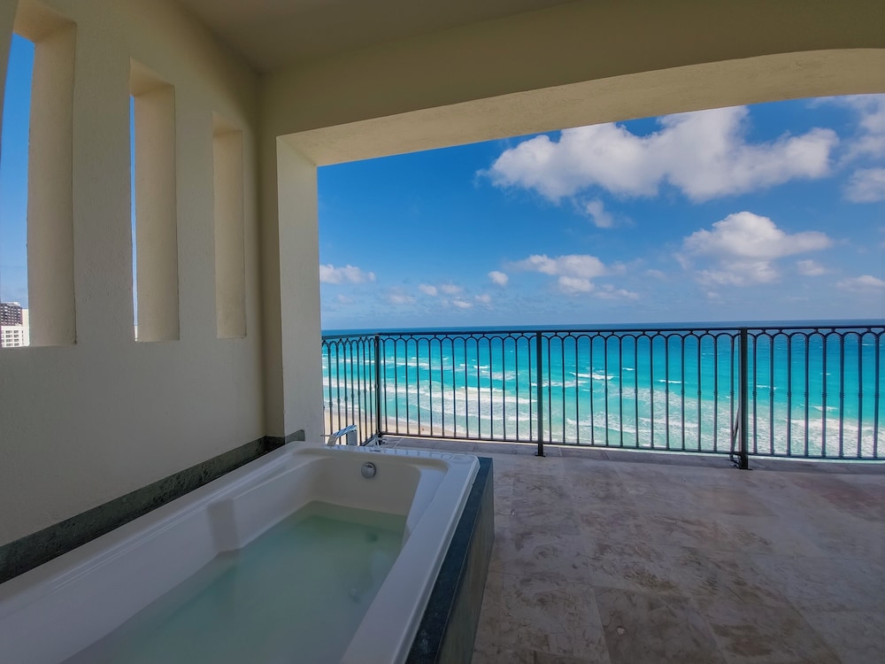 Grand Park Royal Cancun - All Inclusive