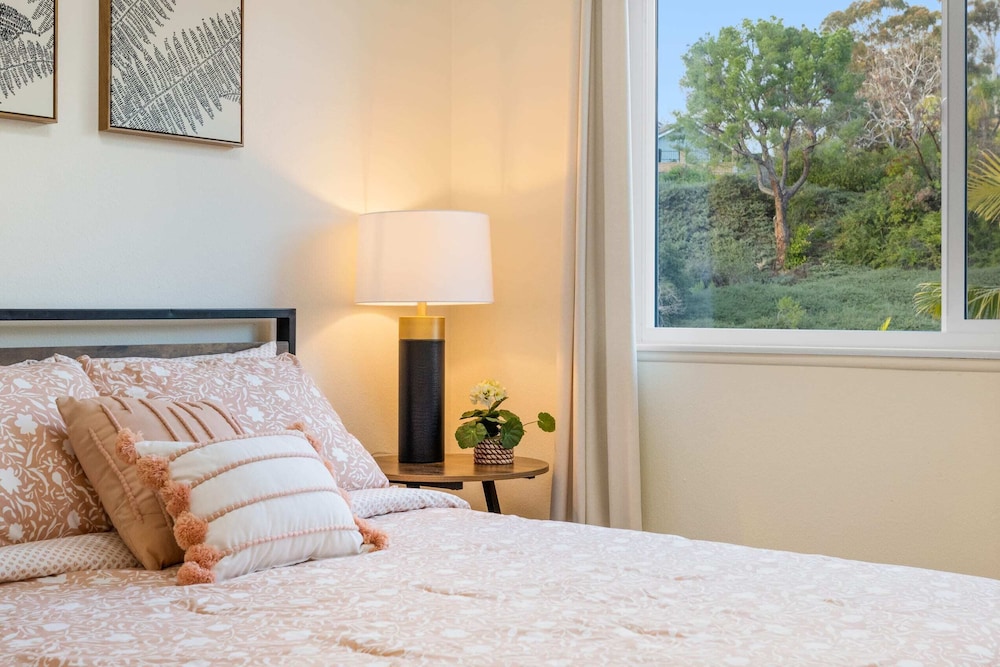 @ Marbella Lane - Cozy Gem Near Nature Trails