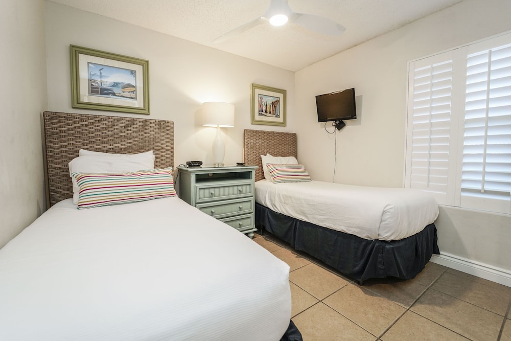 Pelican Beach Resort by Panhandle Getaways