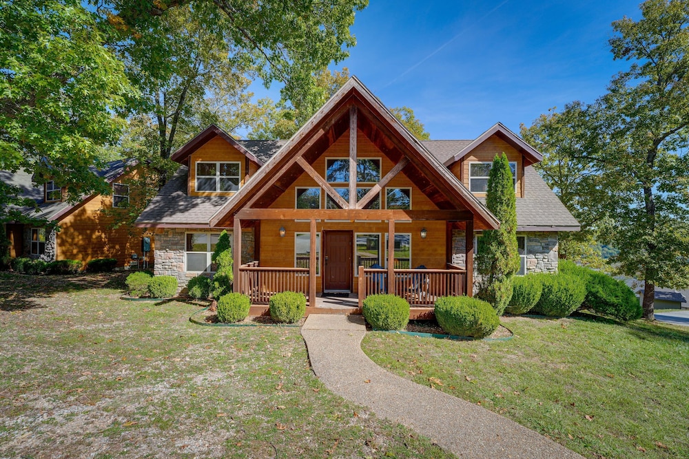 Branson Vacations - Branson Getaway w/ Indoor  Outdoor Pool Access! - Property Image 1
