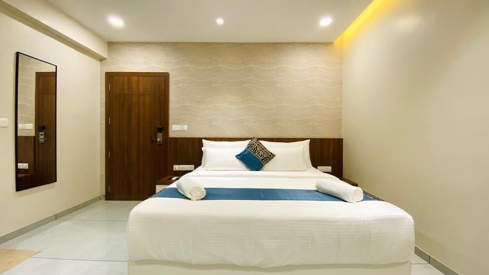 The Sapphire Hotel