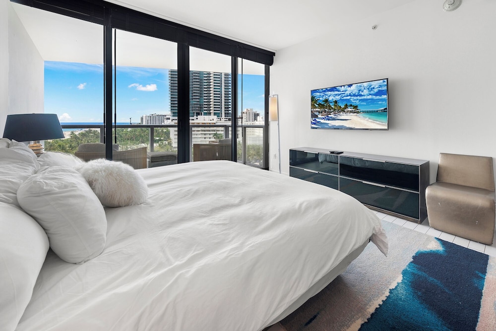 Luxury Vacation Rentals in South Beach by LRMB