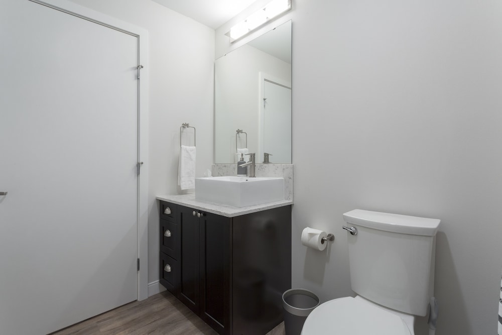 Domicile Suites at Cove