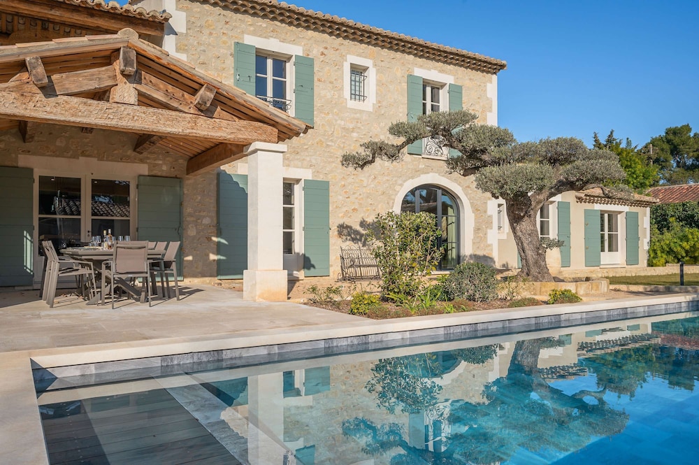 Villa Lou Panta Elegance and Comfort in the Heart of Saint-r My-de-provence