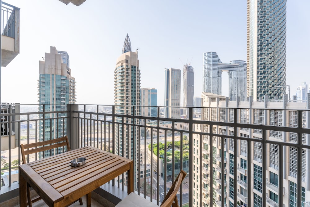 Nasma Luxury Stays - Standpoint Tower A