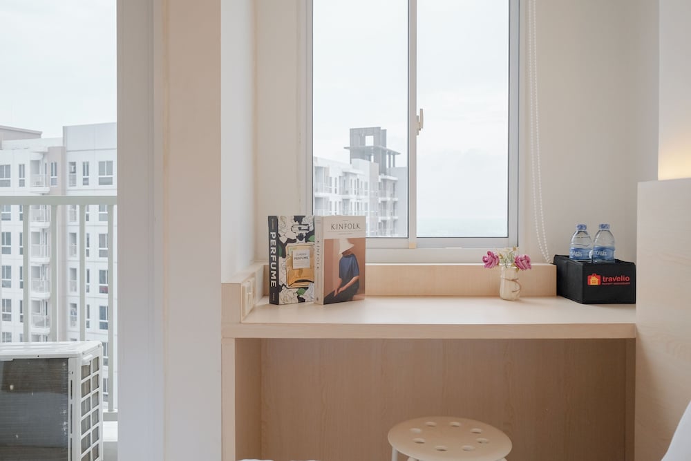 Compact And Homey Studio At Tokyo Riverside Pik 2 Apartment