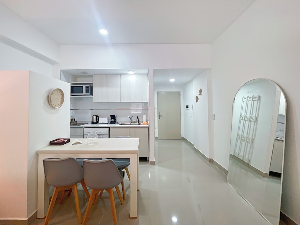 Ayres Suites Moreno