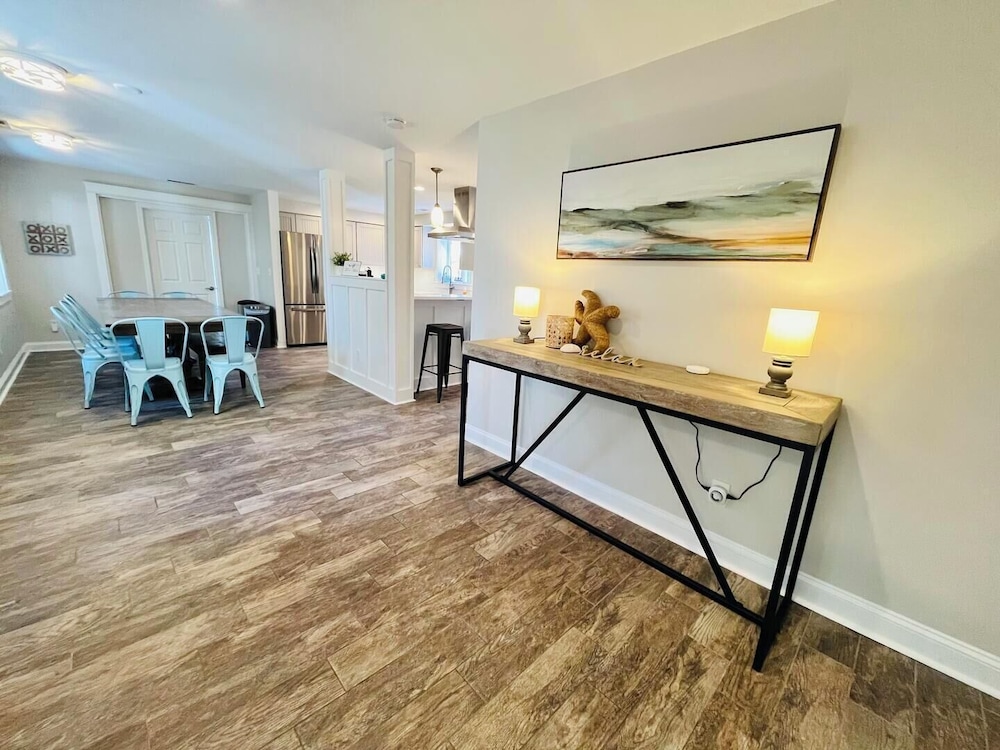 Central Avenue 33476