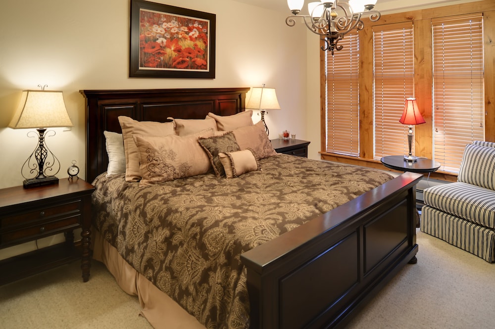 WestWall Lodge - Property Image 7