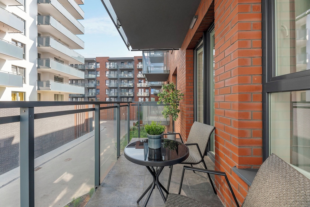 Bastion Wałowa City Center & Parking by Downtown Apartments