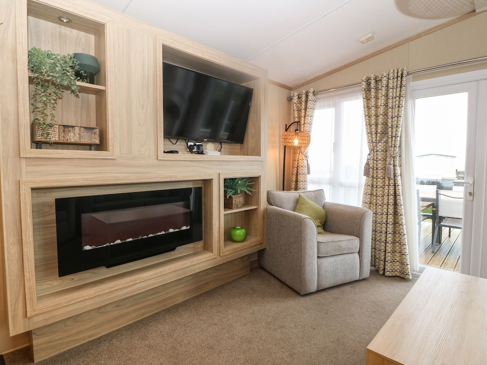 Seafront Holiday Home 2