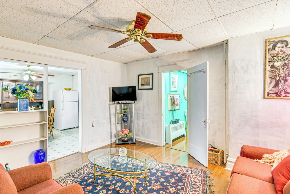 Bethlehem Home w/ Patio & Amazing Sunset Views!