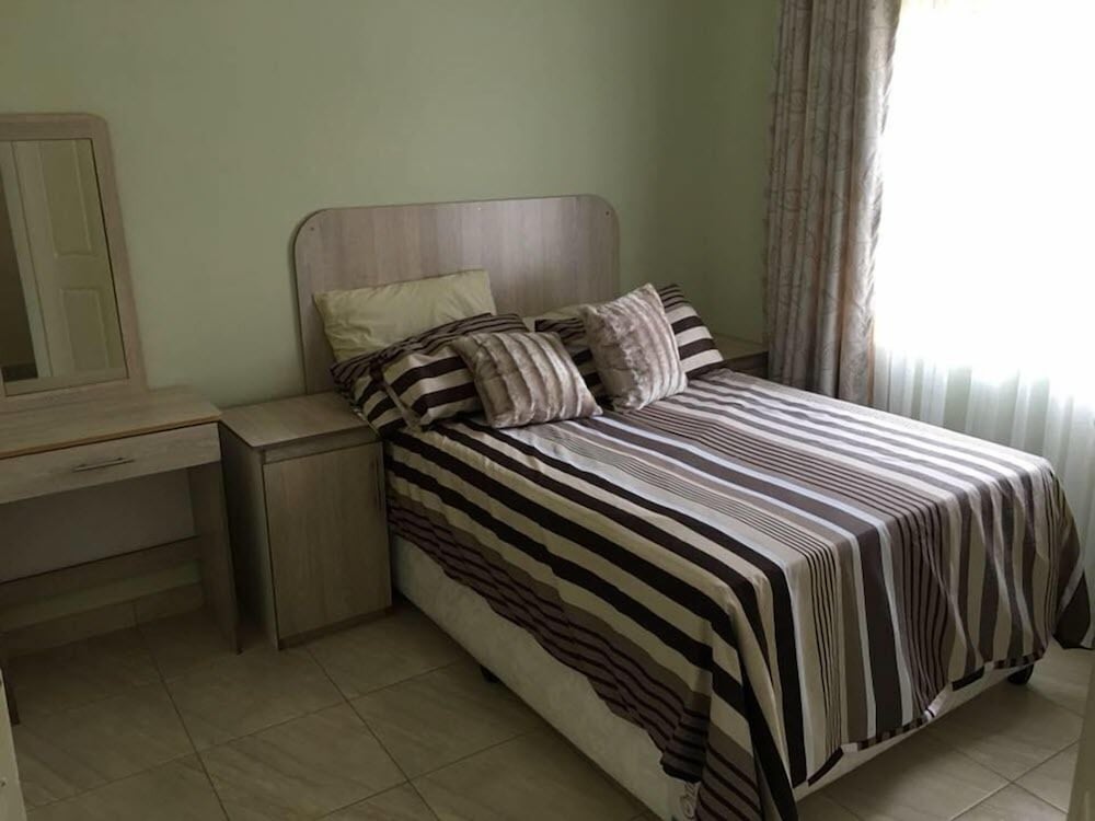 Cycad Lodge Zimbabwe view 2