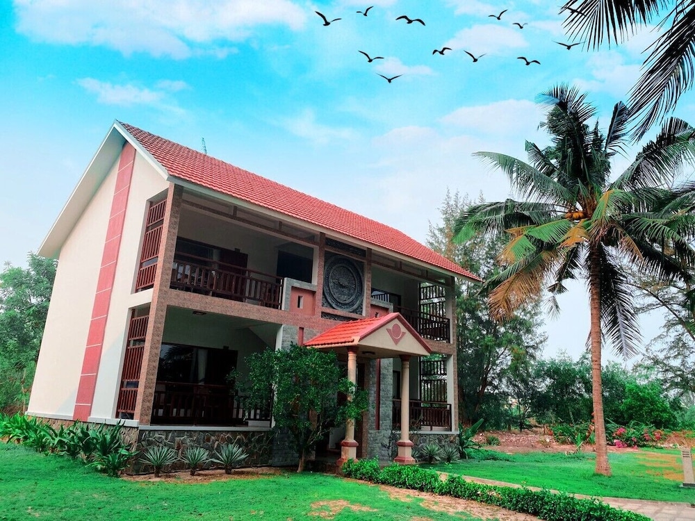 Dat Lanh Resort