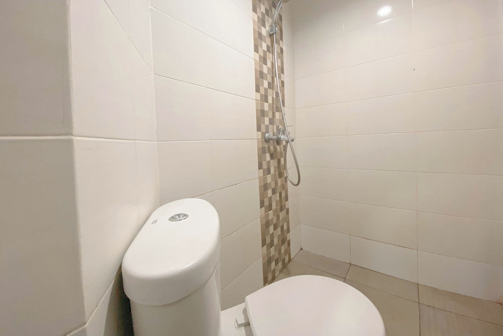 Well Furnished Studio At The Alton Apartment