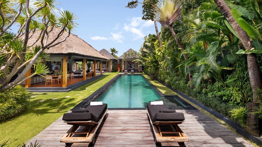 Villa Wolfe in Seminyak view 4