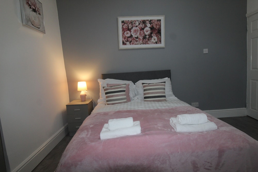 Sefton House by Smart Corporate Stays