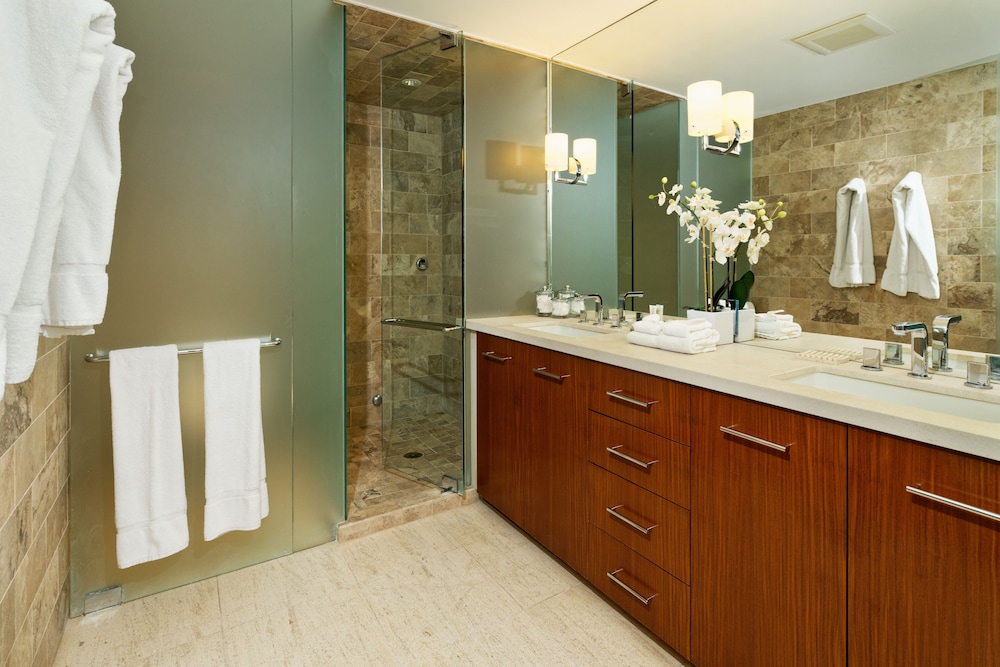 Durant Condominiums by Frias