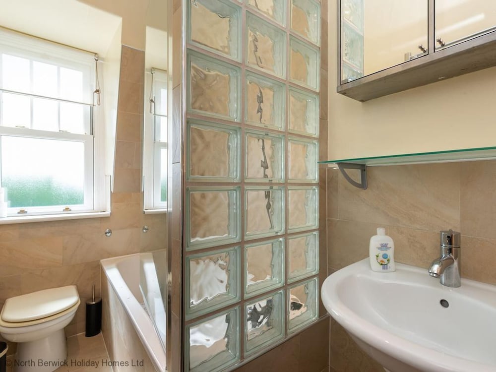 Rosebery Place in the Heart of Gullane view 4