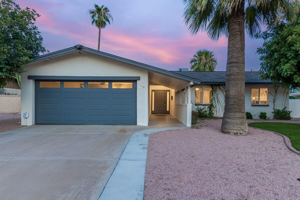 Desert Sands Heated Pool Firepit Old Town Putt Grn