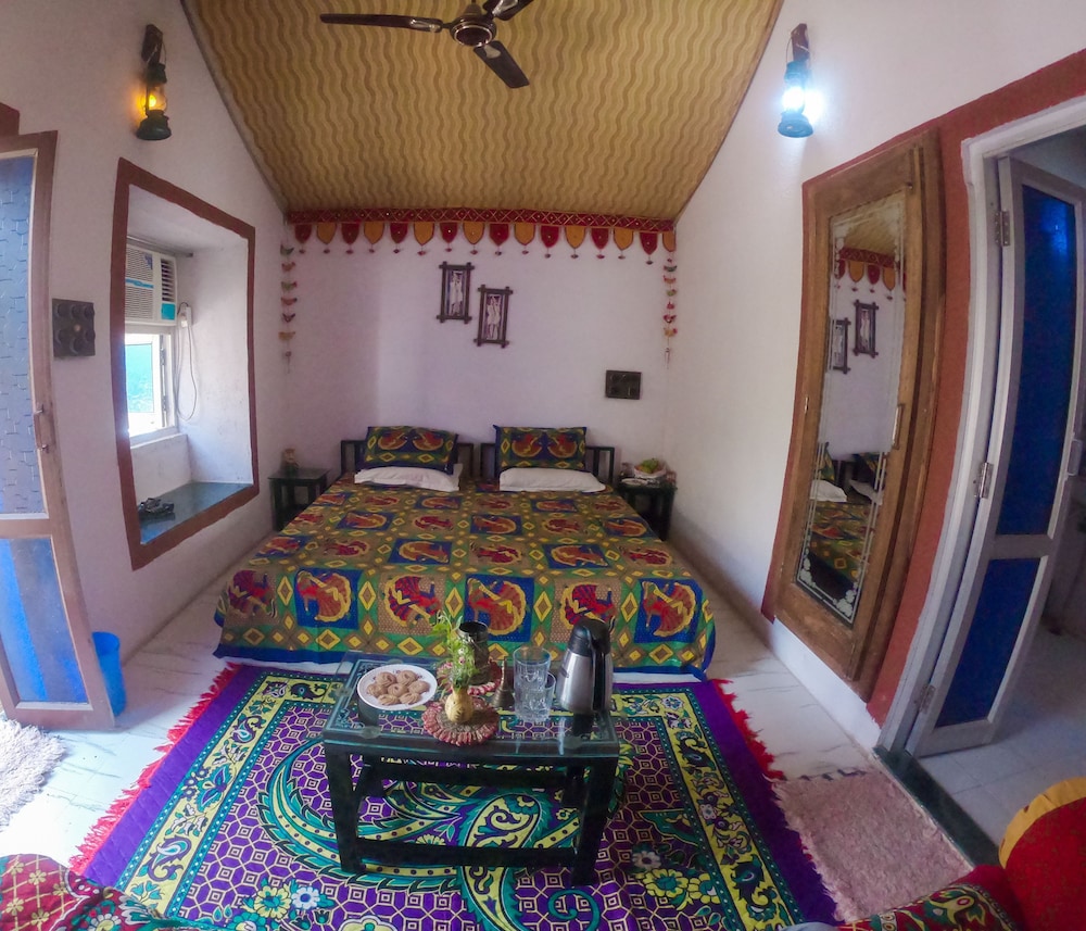 Umaid Safaris & Desert Lodge