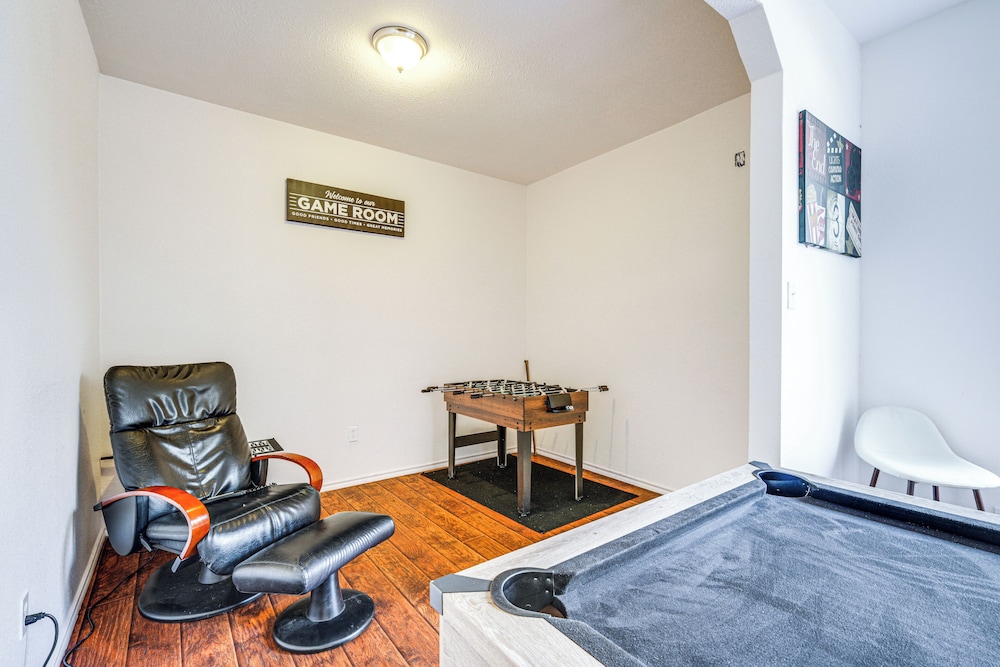 3 Mi to Dfw: Pet-friendly Euless Home