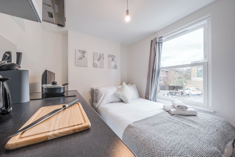 Camberwell High Spec 6-Studio Unit Block
