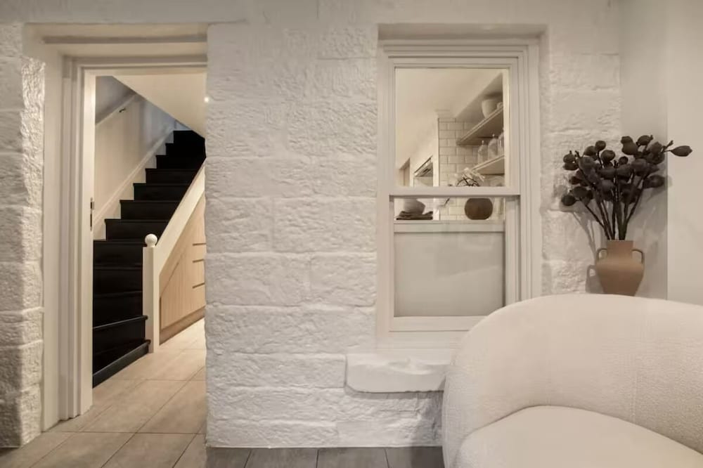Stylish 4BR City Retreat