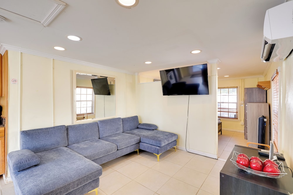 Detached Backyard Studio in Fort Lauderdale!