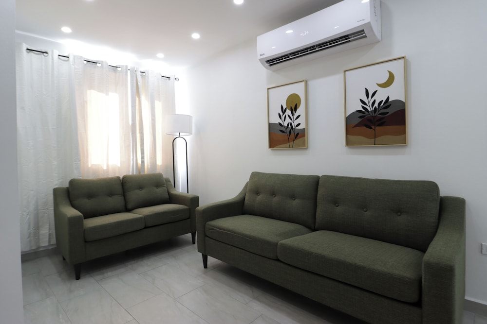Oceanview Apartment with Rooftop