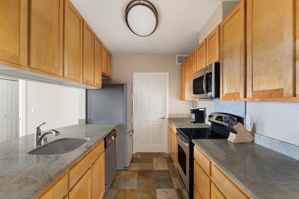 Bellevue Spacious 2BD 2BA Apartment - Property Image 7