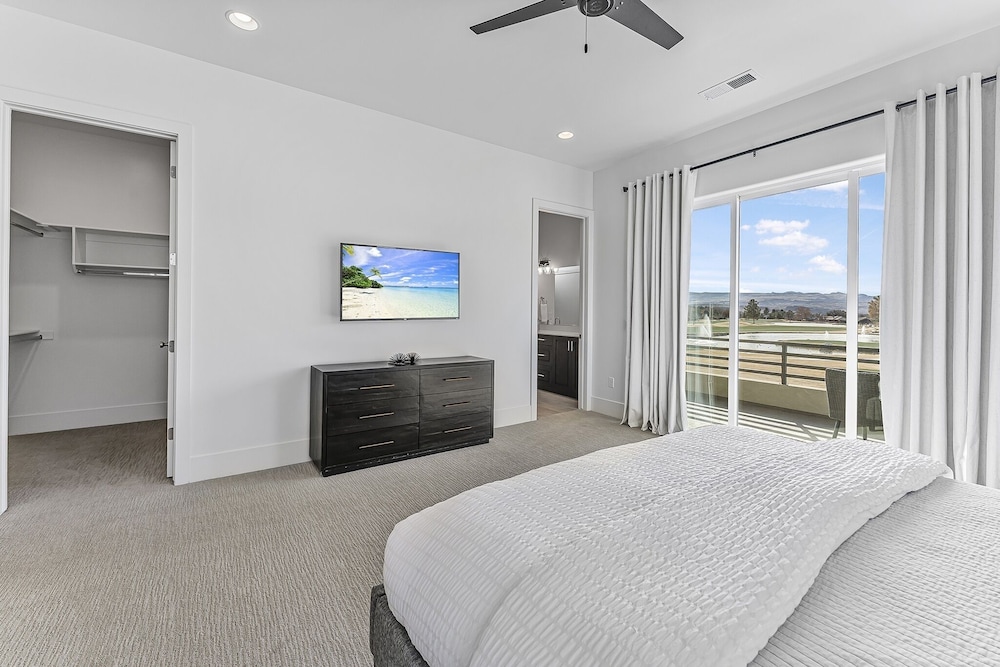 Tee For Two 6 Bedroom Condo