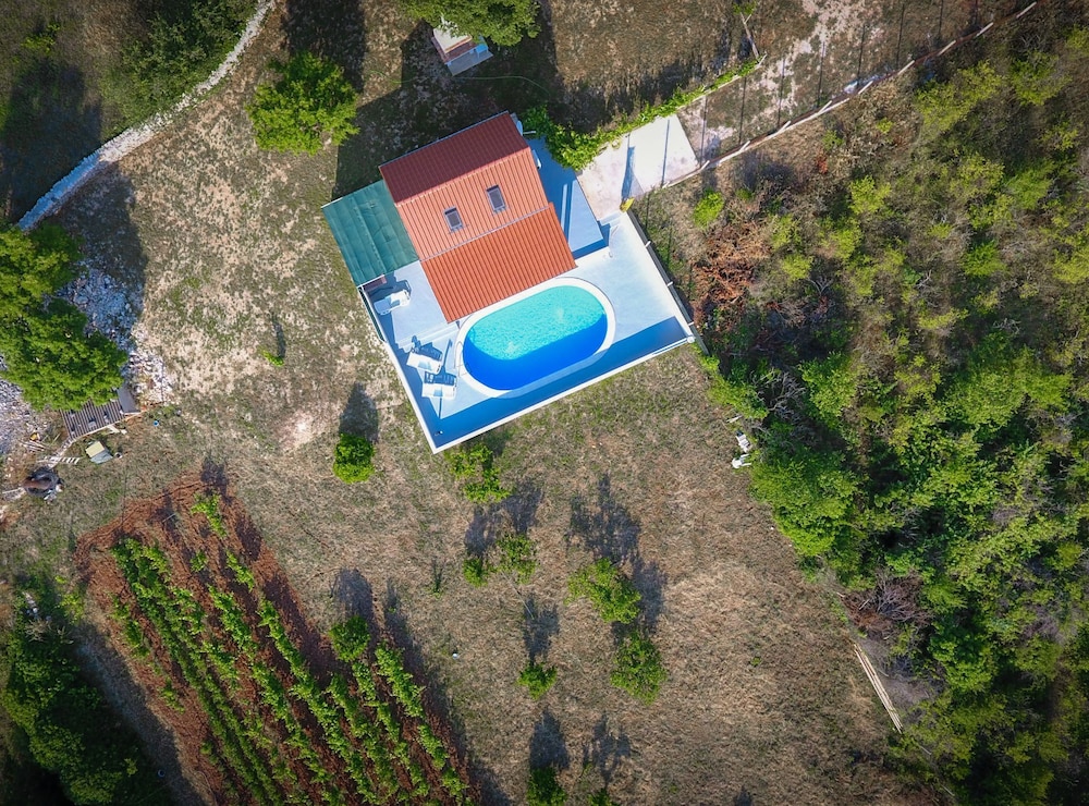 Villa Baras Garden - House With Pool