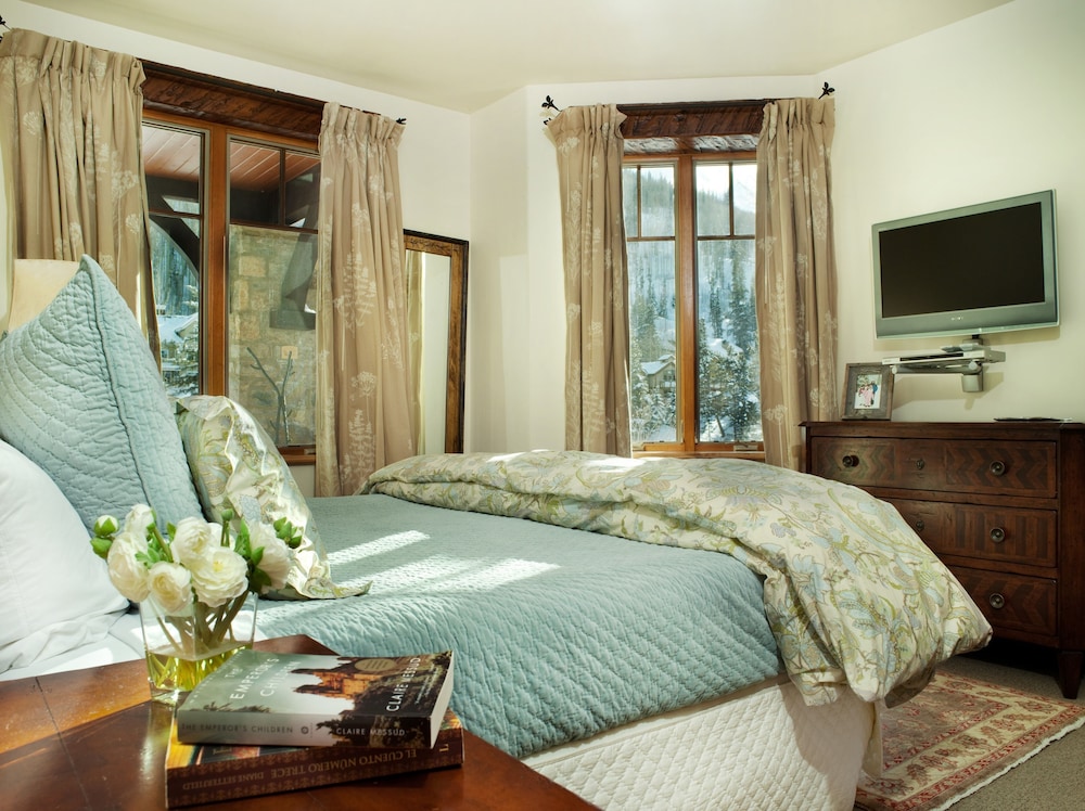Gore Creek Place Condominiums