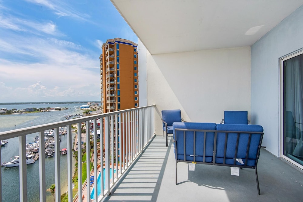 South Harbour 12E