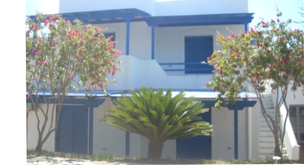 Aeraki Studios & Apartments