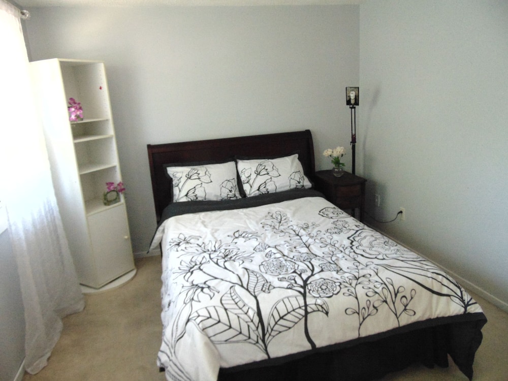 A Suite Escape Toronto - Image 3